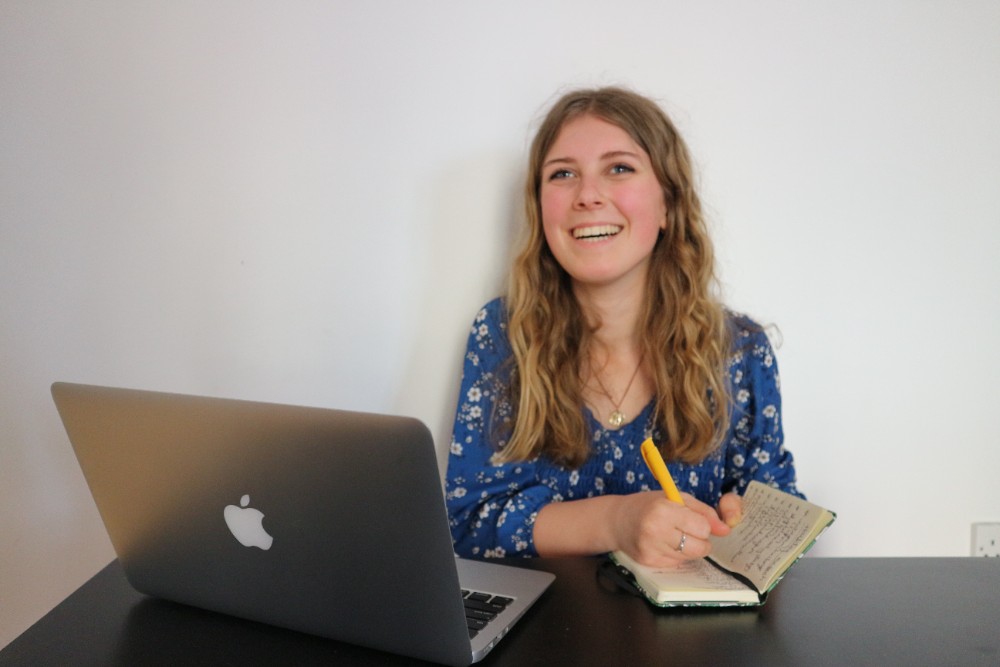 freelance roles in Italy