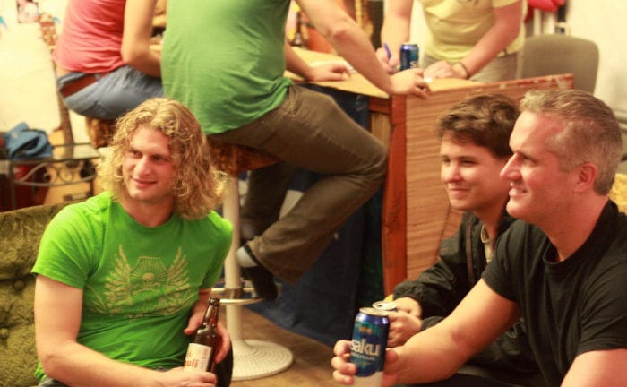 How to make friends when travelling