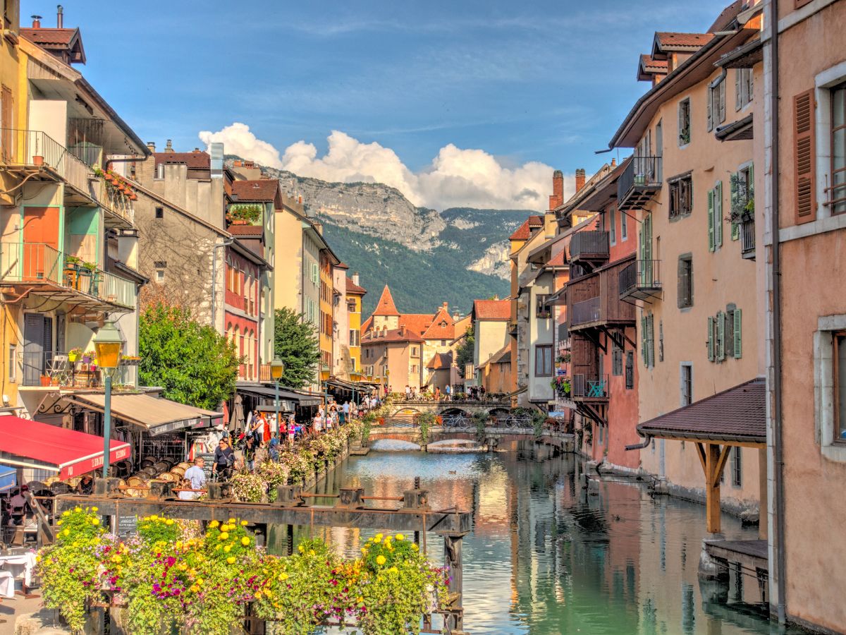 France Backpacking Budget – Cost of Travel (2023)